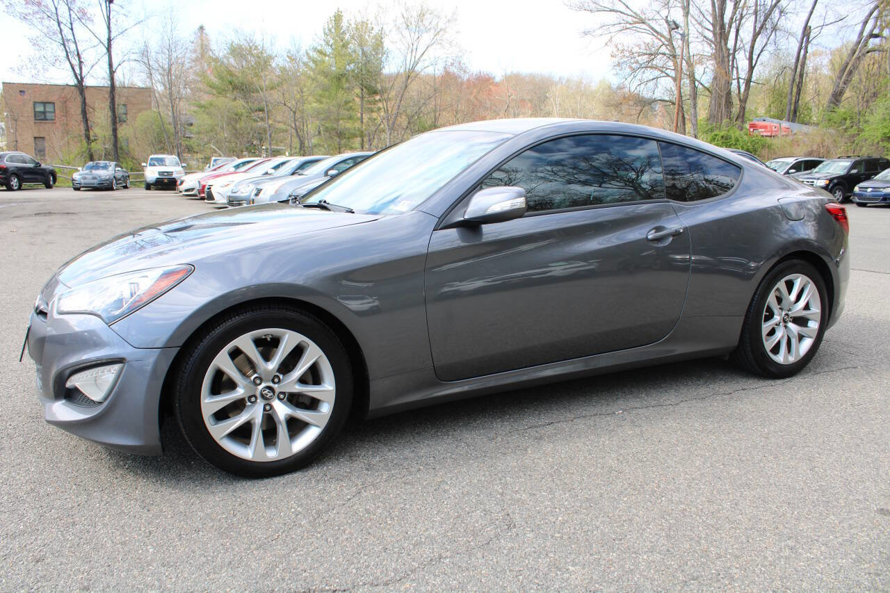 Used 2015 Hyundai Genesis 3.8 RWD image 13
