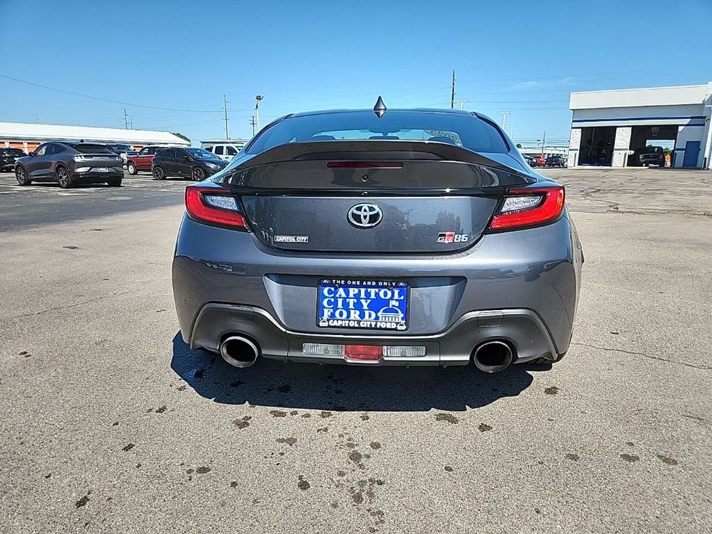 Used 2023 Toyota GR86 Premium w/ ALL Weather Mat Package (TMS) RWD image 6