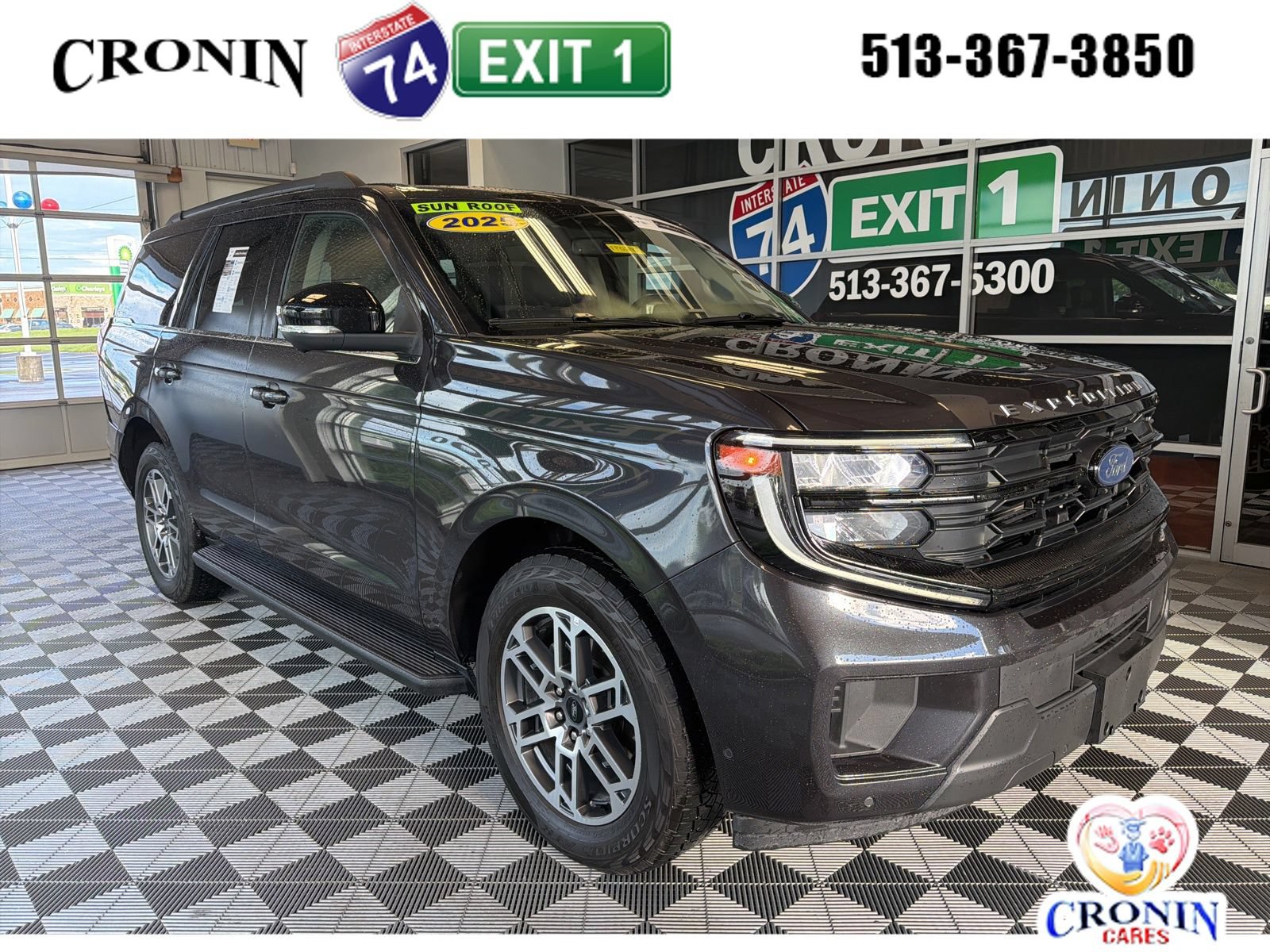 Used 2025 Ford Expedition Active AWD/4WD image 1