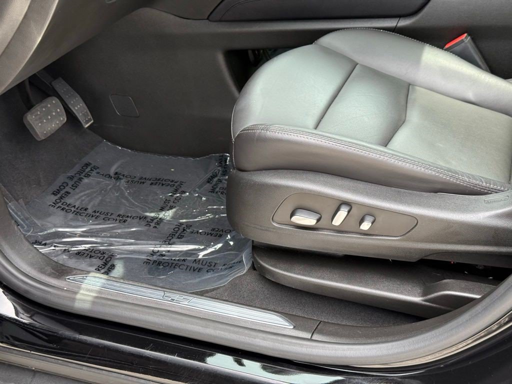 Certified 2025 Cadillac XT5 Premium Luxury w/ LPO, Floor Liner Package AWD/4WD image 21