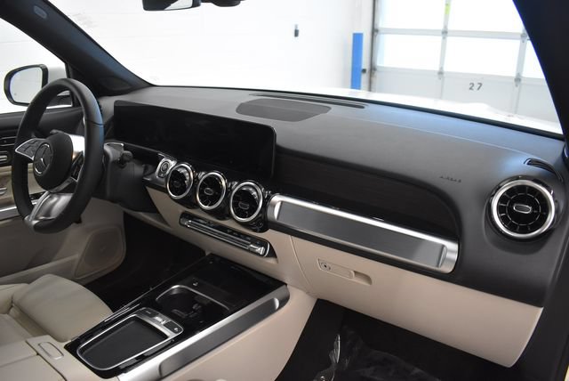 New 2026 Mercedes-Benz GLB 250 4MATIC image 18