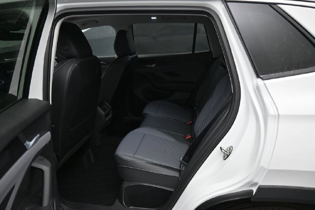 New 2026 Volkswagen Tiguan SE AWD/4WD image 11