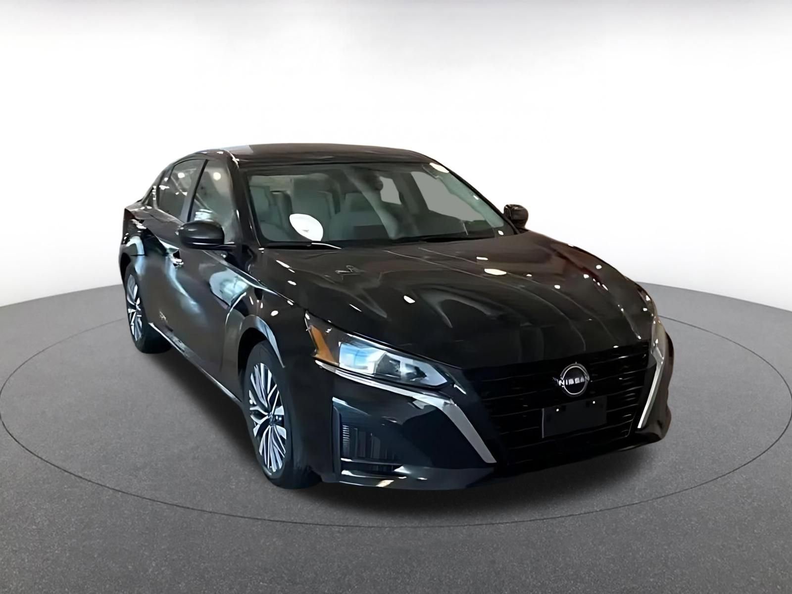 Used 2025 Nissan Altima 2.5 SV video 2