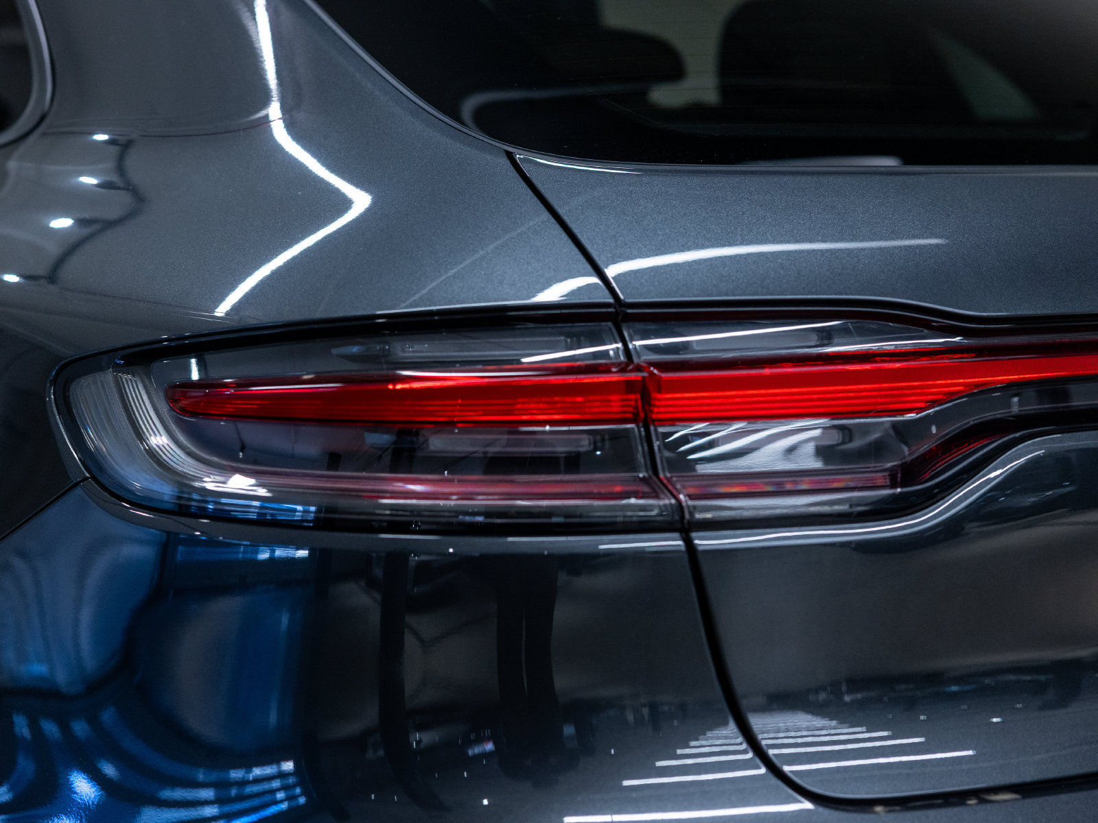 Certified 2023 Porsche Macan AWD/4WD image 23