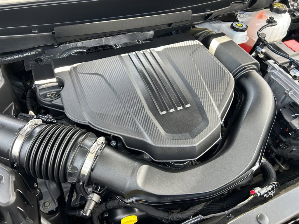 Used 2024 Chevrolet Traverse RS image 30