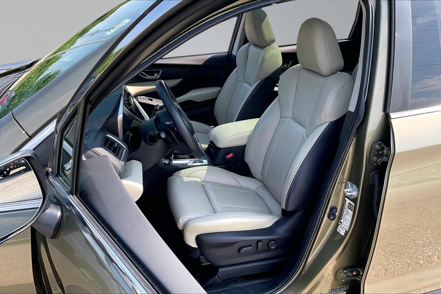 Used 2023 Subaru Ascent Limited w/ Technology Package AWD/4WD image 26