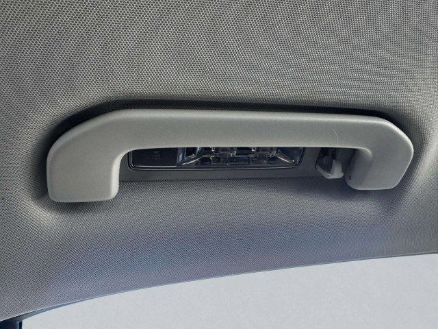 Used 2020 Mercedes-Benz GLE 450 4MATIC w/ Premium Package image 39