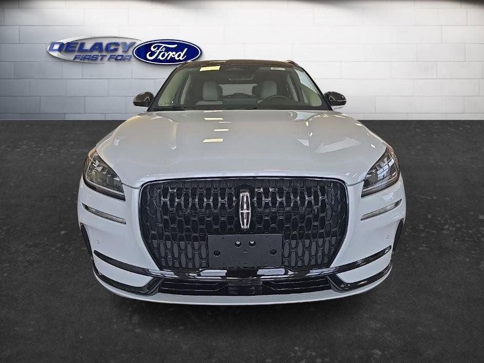 Used 2025 Lincoln Corsair AWD w/ Equipment Group 101A image 9