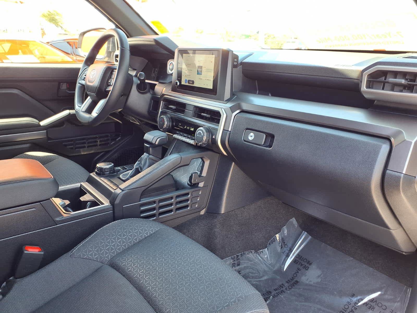 Certified 2025 Toyota 4Runner SR5 AWD/4WD image 23