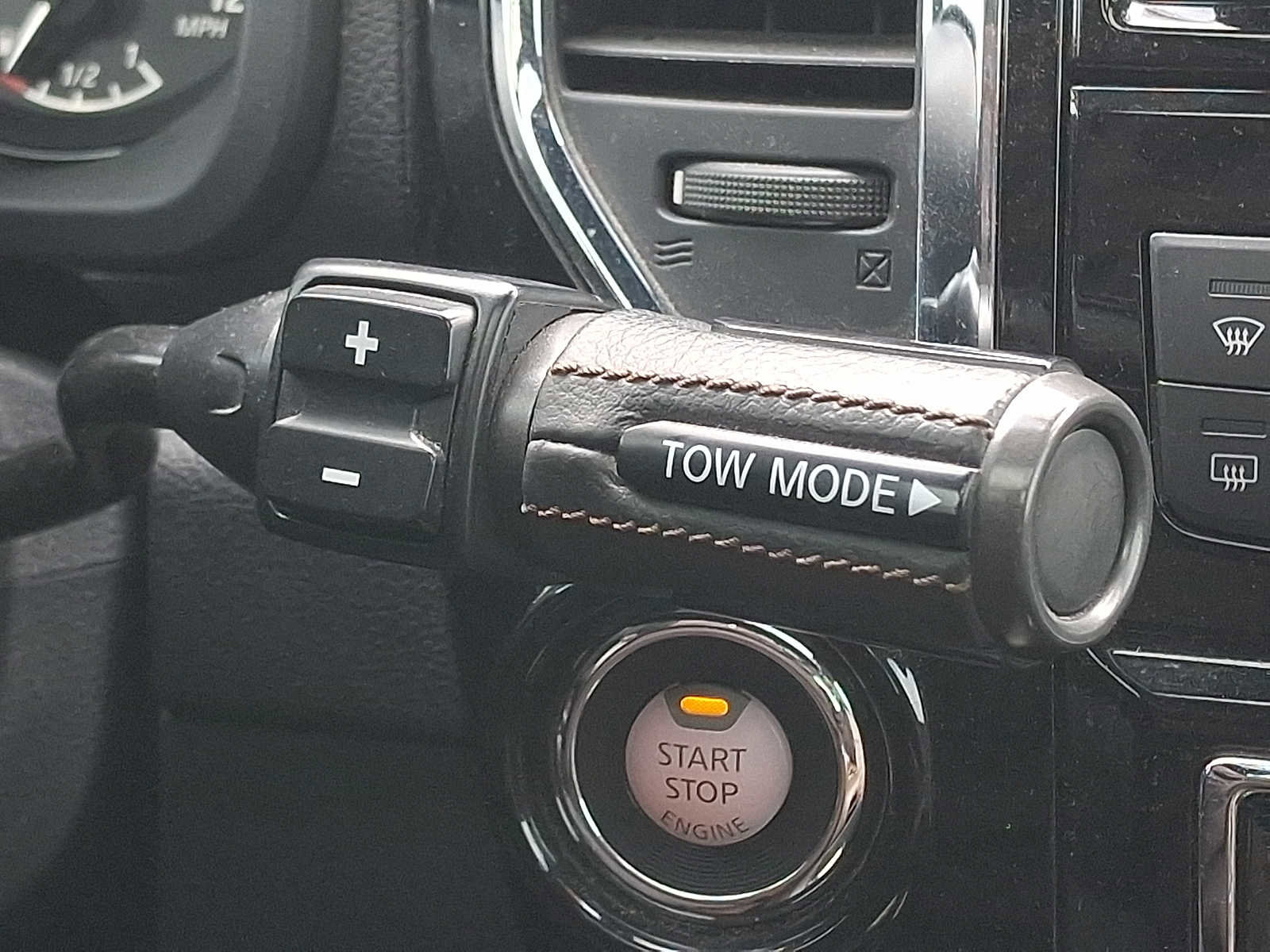 Used 2023 Nissan Titan Platinum Reserve w/ Moonroof Package image 18