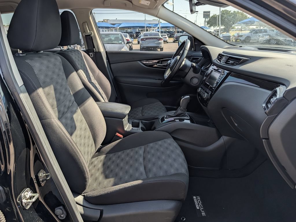 Used 2022 Nissan Rogue Sport SV FWD image 32