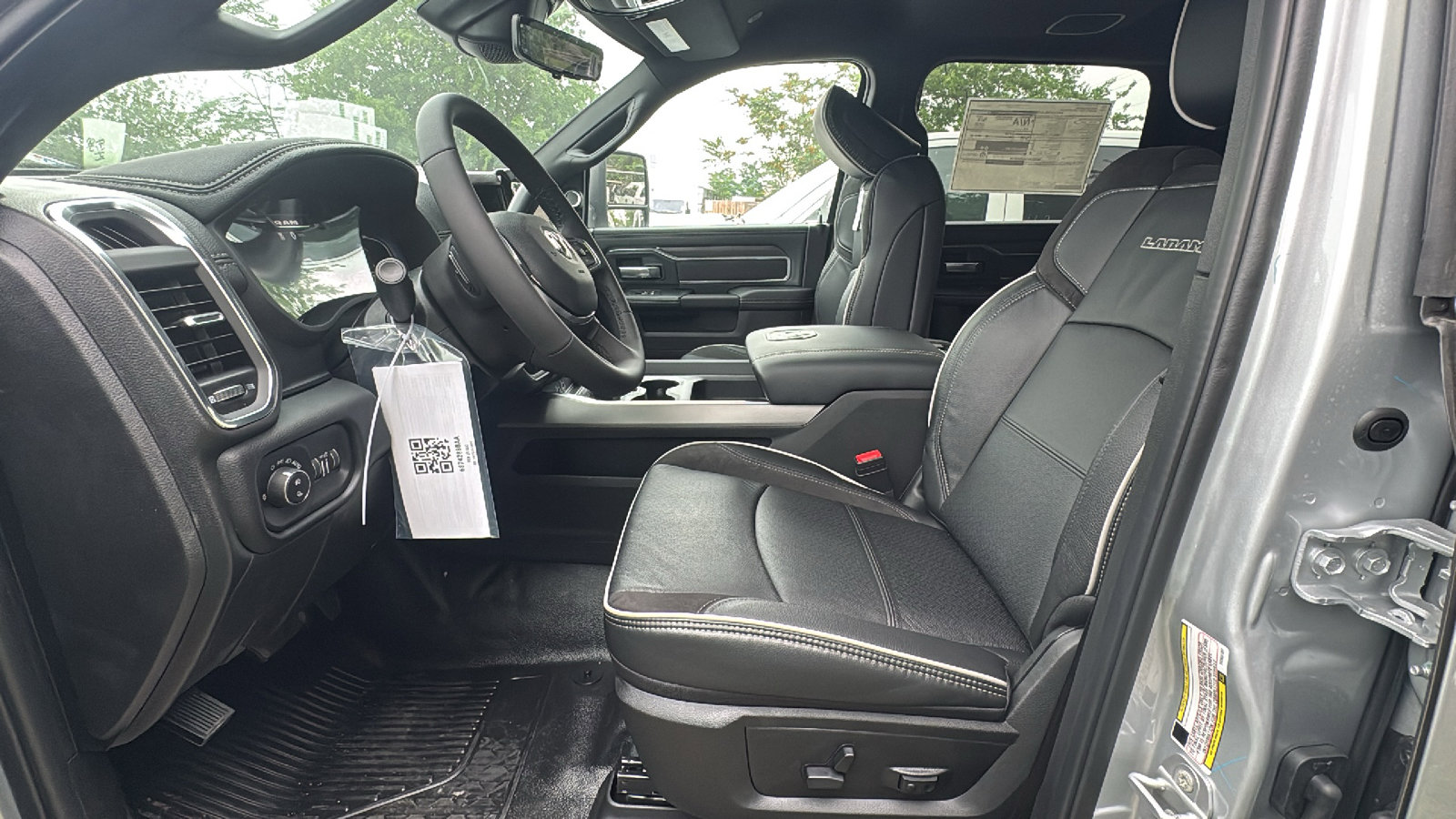 New 2026 RAM 5500 4x4 Crew Cab w/ Laramie Trim Package image 7