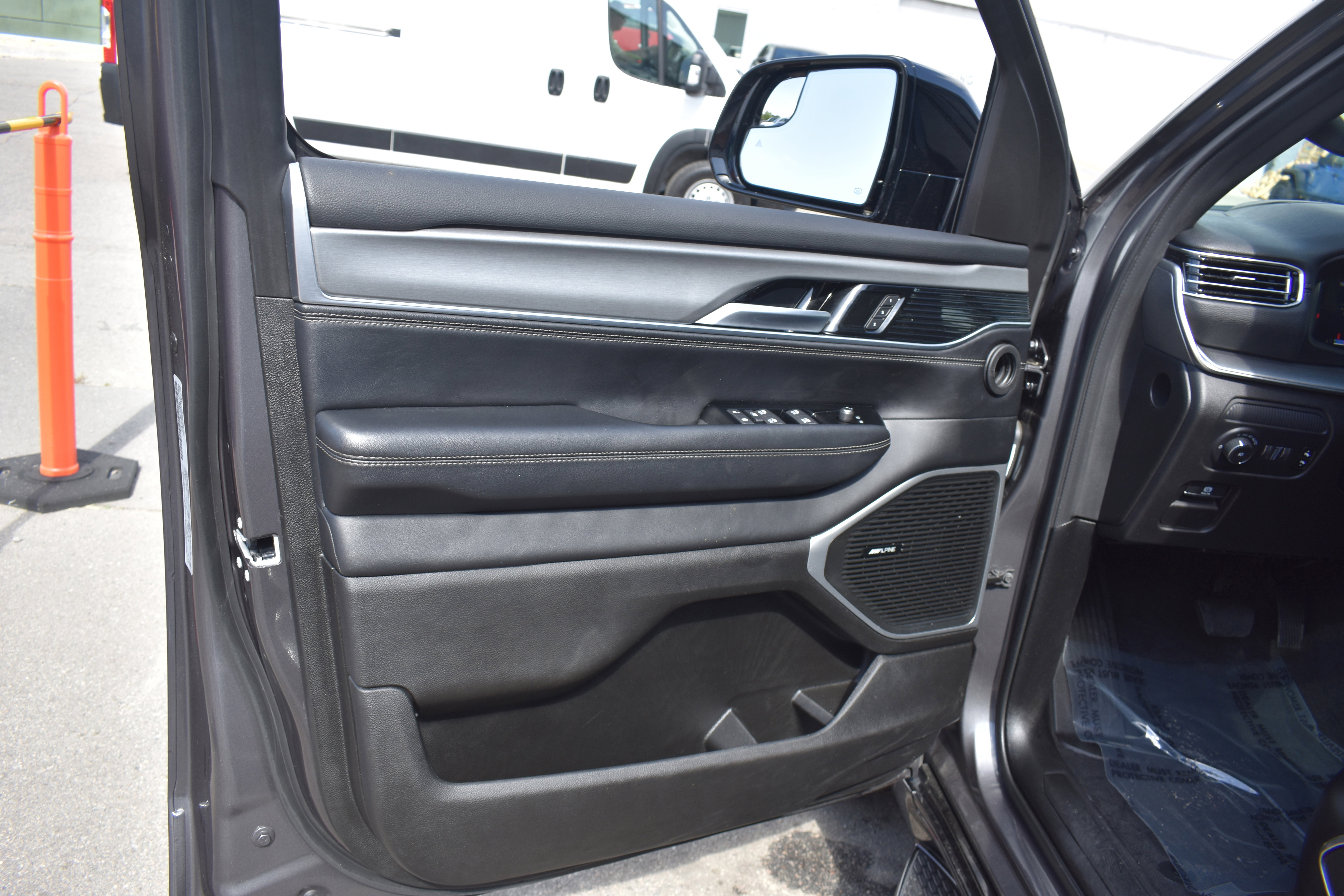 Used 2024 Jeep Wagoneer Series II w/ Convenience Group I image 24