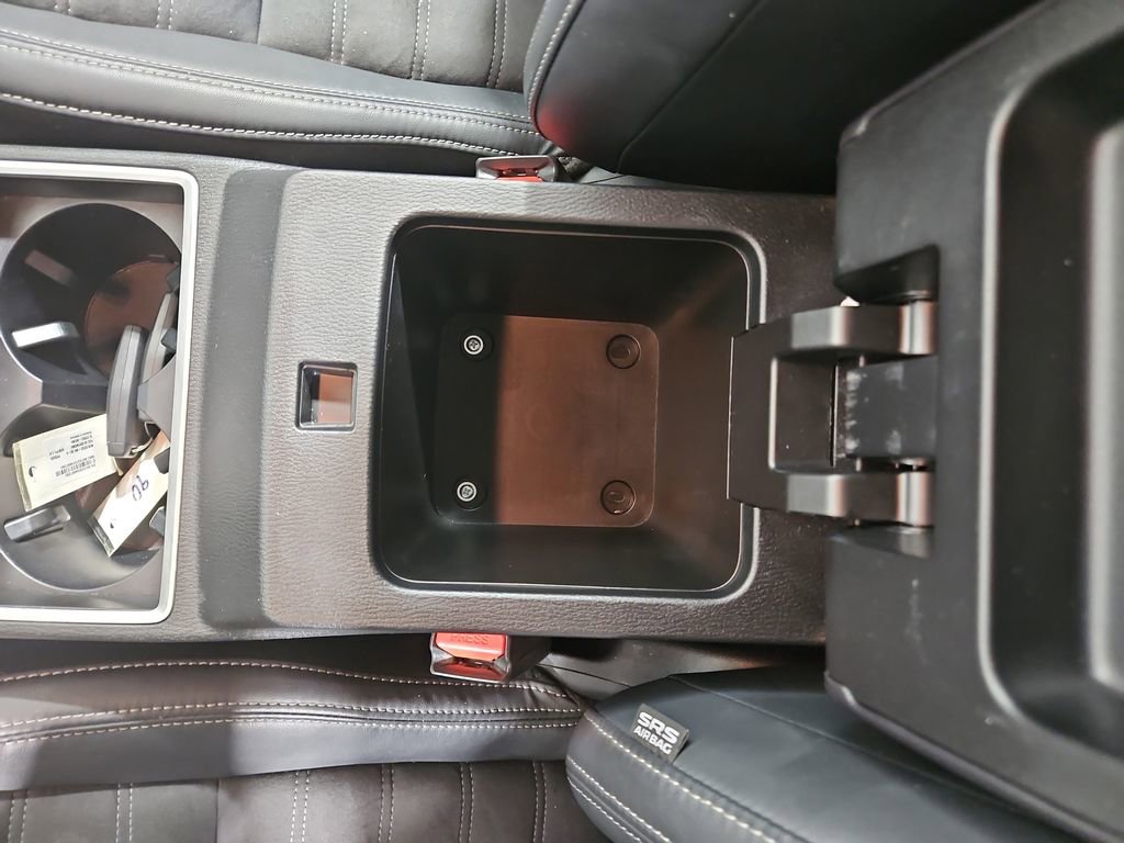 Used 2023 Mitsubishi Outlander SE image 25