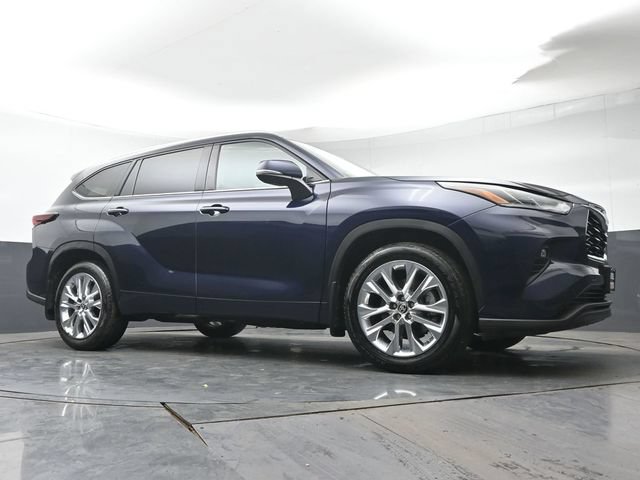 Certified 2024 Toyota Highlander Limited AWD/4WD image 36