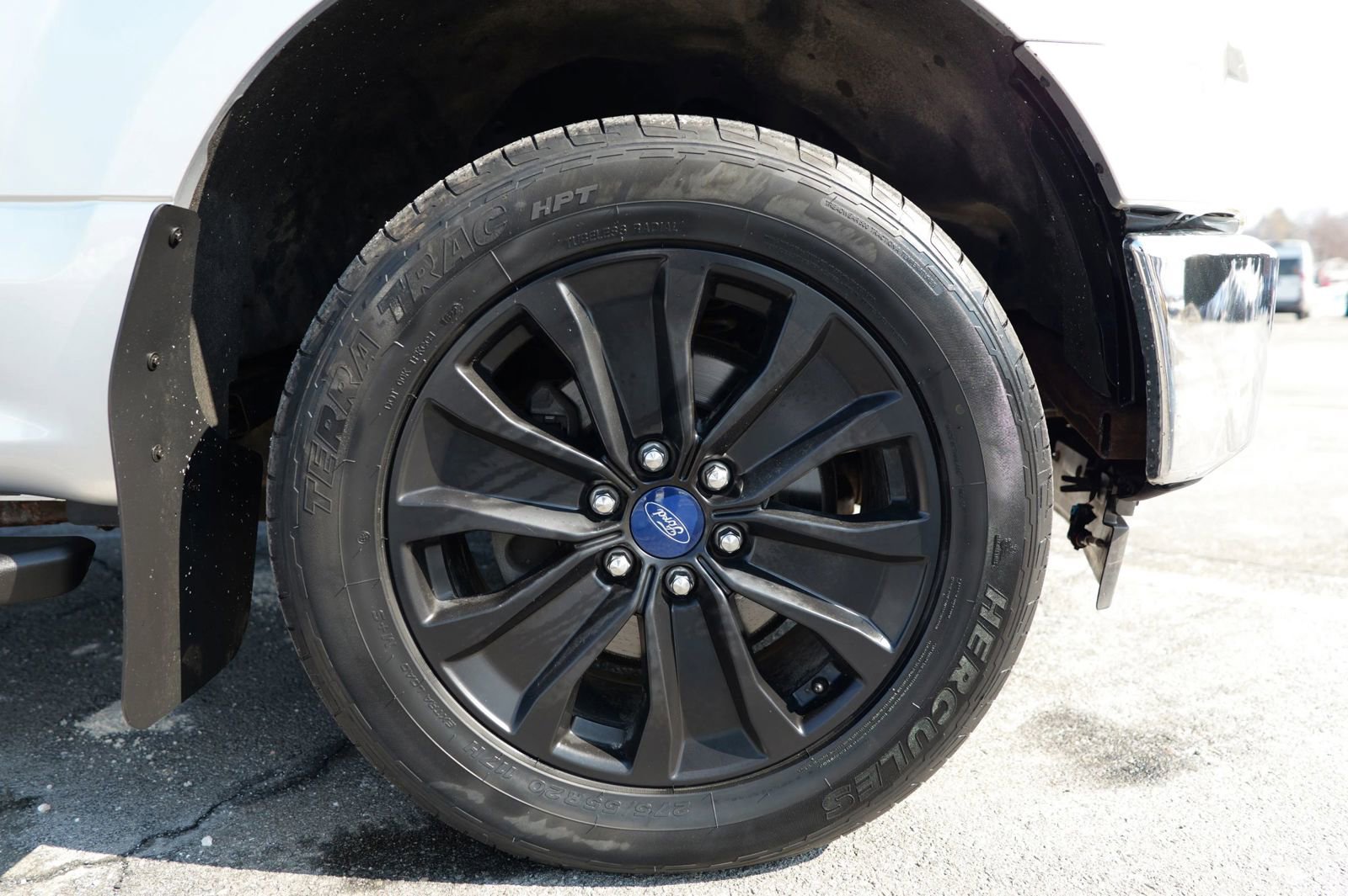 Used 2017 Ford F150 XLT w/ Equipment Group 302A Luxury image 11