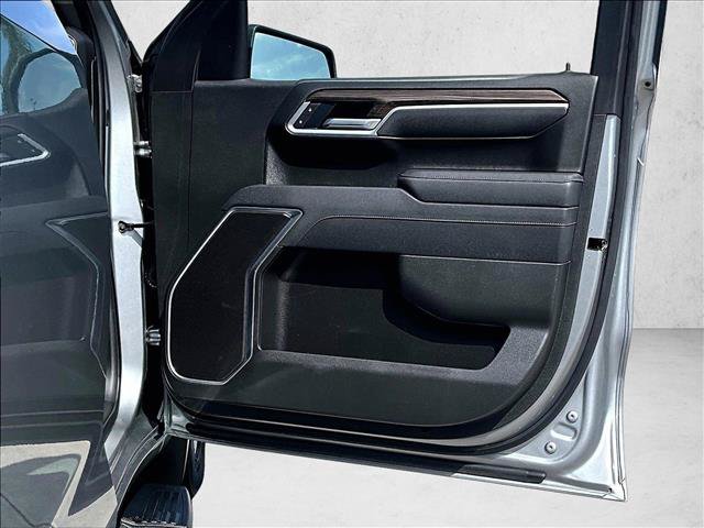 Used 2025 Chevrolet Silverado 1500 LT RWD image 19