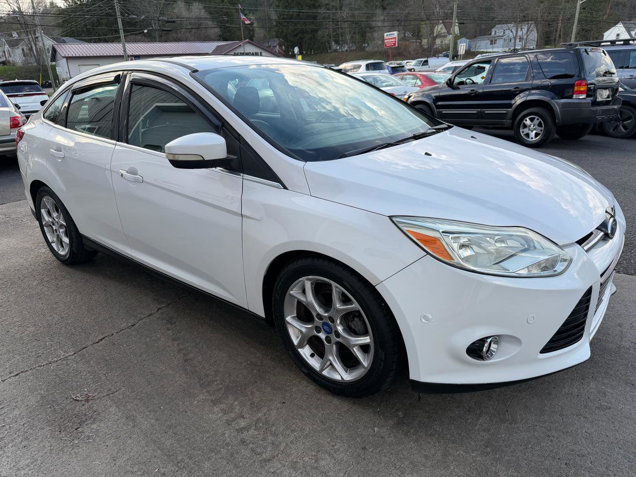 Used 2012 Ford Focus Titanium FWD image 3