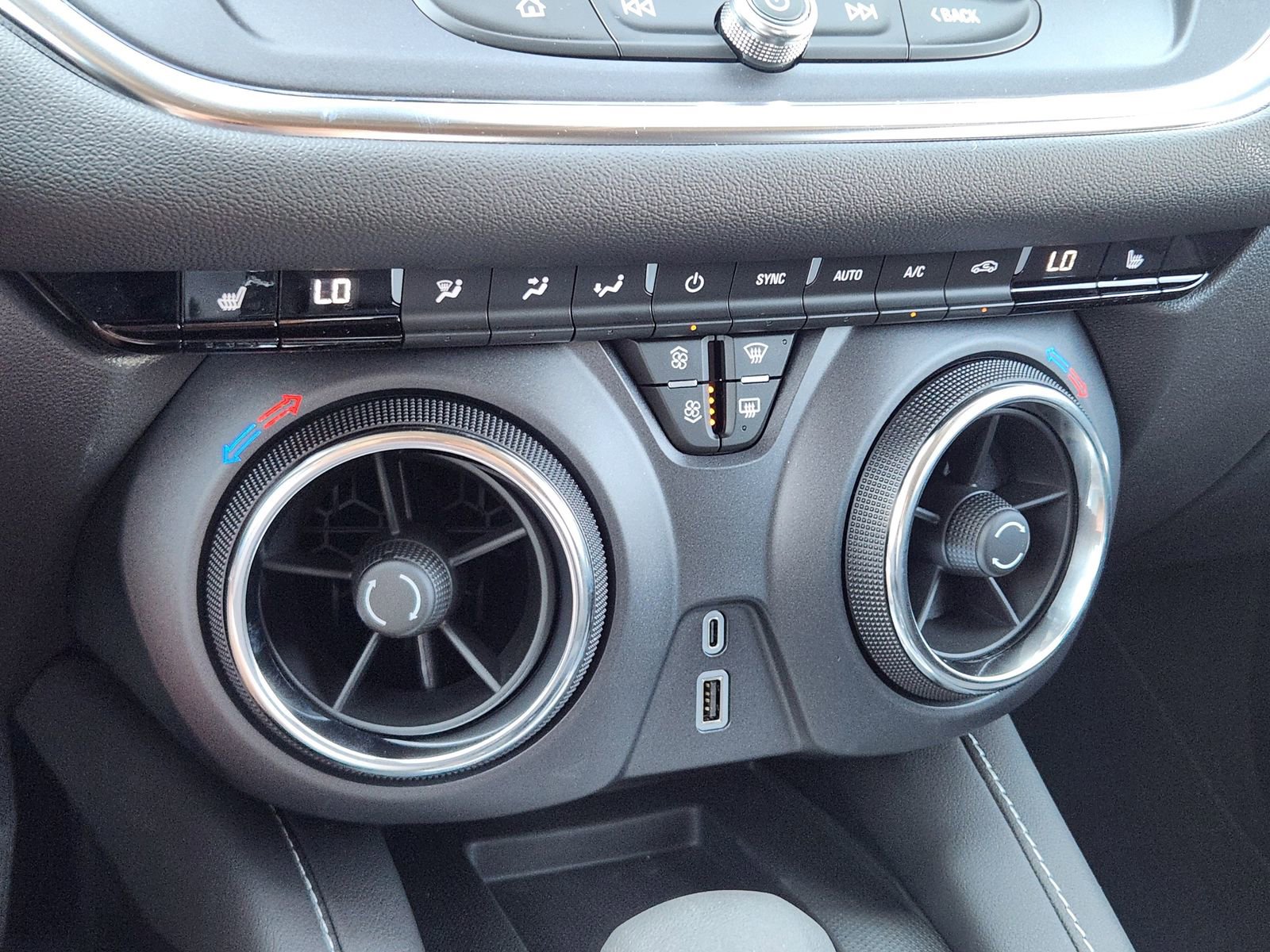 New 2025 Chevrolet Blazer LT w/ Convenience Package FWD image 18