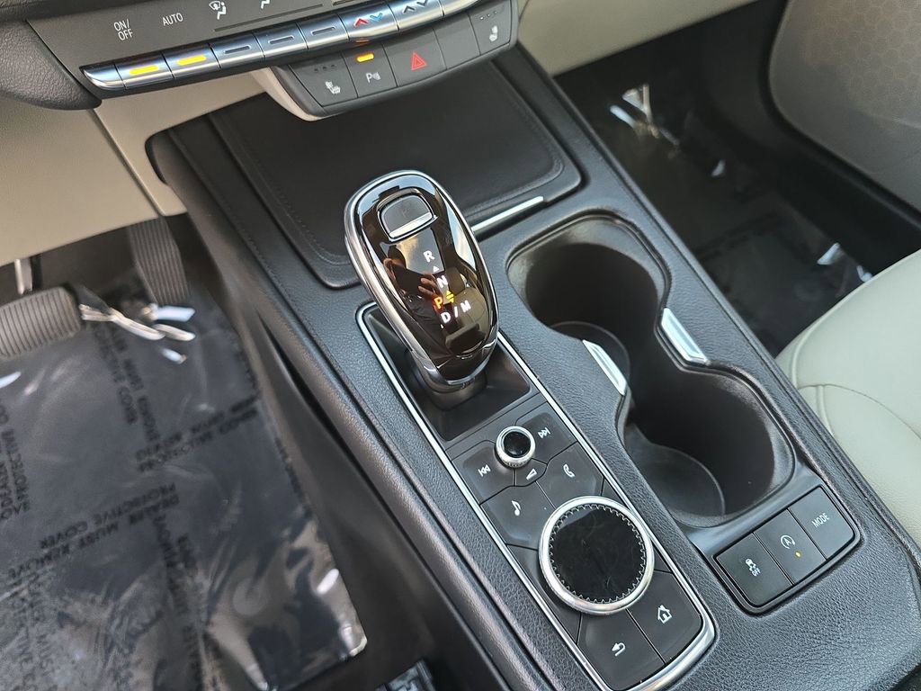 Used 2021 Cadillac XT4 Luxury w/ Cold Weather Package image 17