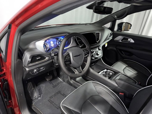 New 2026 Chrysler Pacifica Limited w/ S Appearance Package image 15