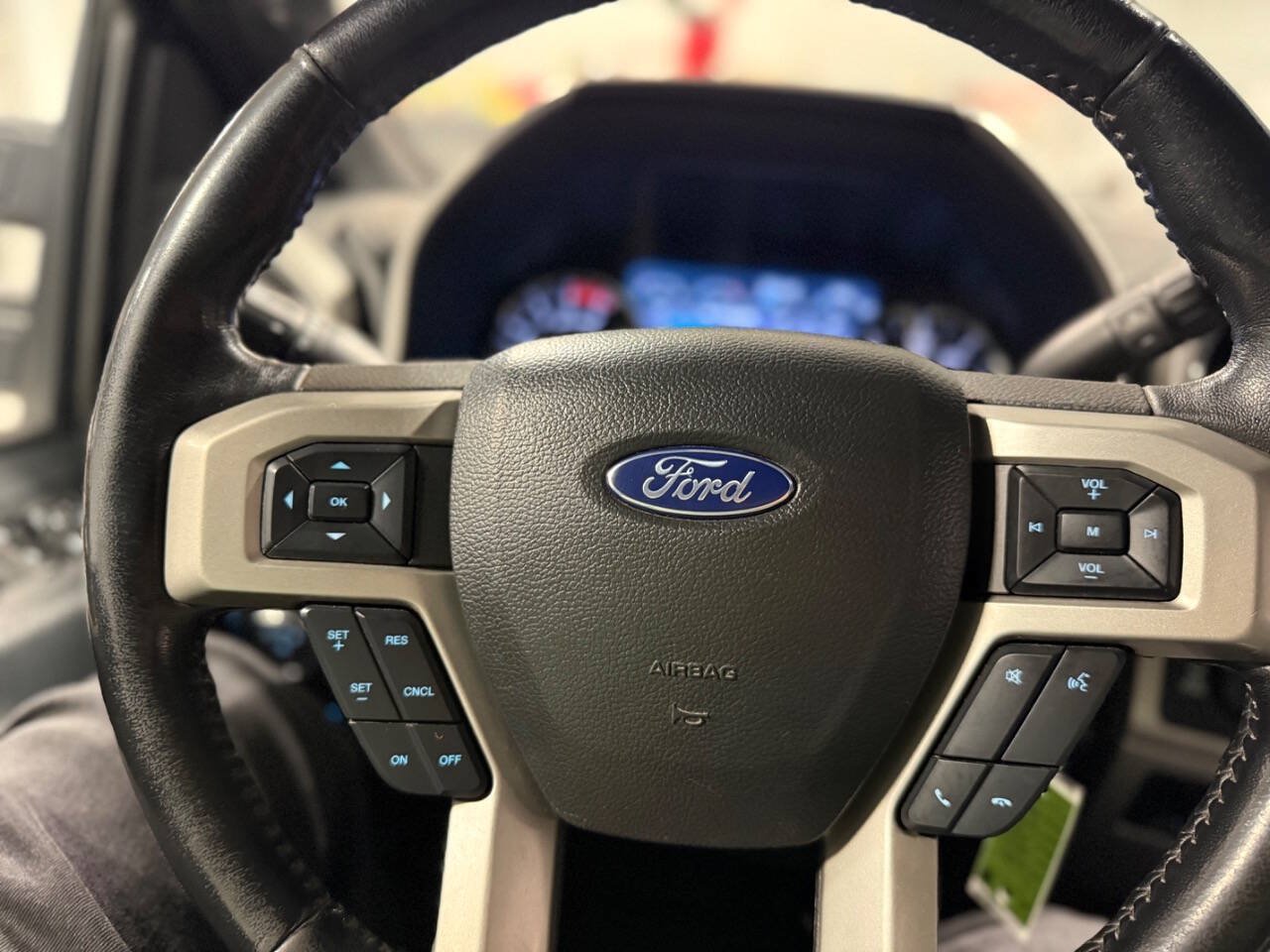 Used 2022 Ford F350 Lariat AWD/4WD image 14