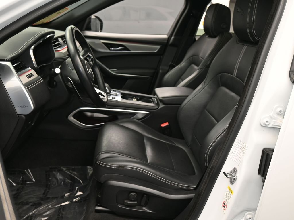 Used 2024 Jaguar F-PACE R-Dynamic S image 11