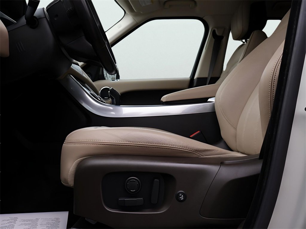 Used 2019 Land Rover Range Rover Sport SE image 37