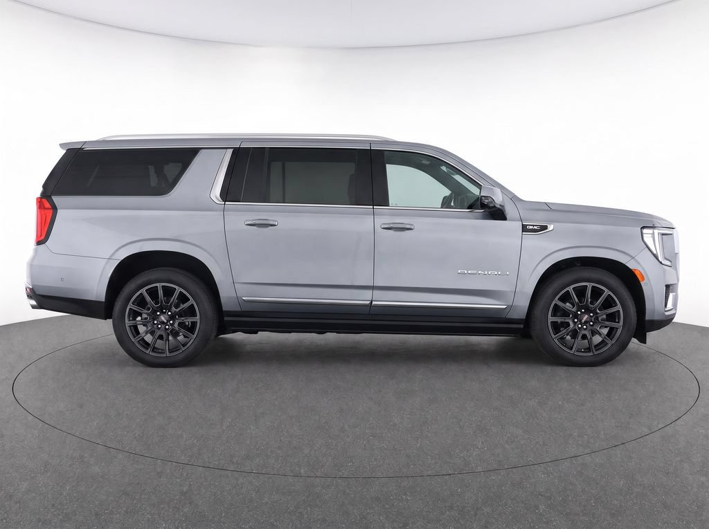 Used 2023 GMC Yukon XL Denali AWD/4WD image 9