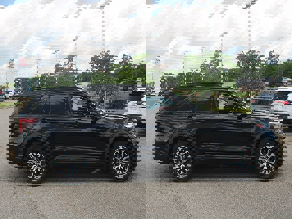 Used 2020 Ford Explorer ST w/ Premium Technology Package image 20