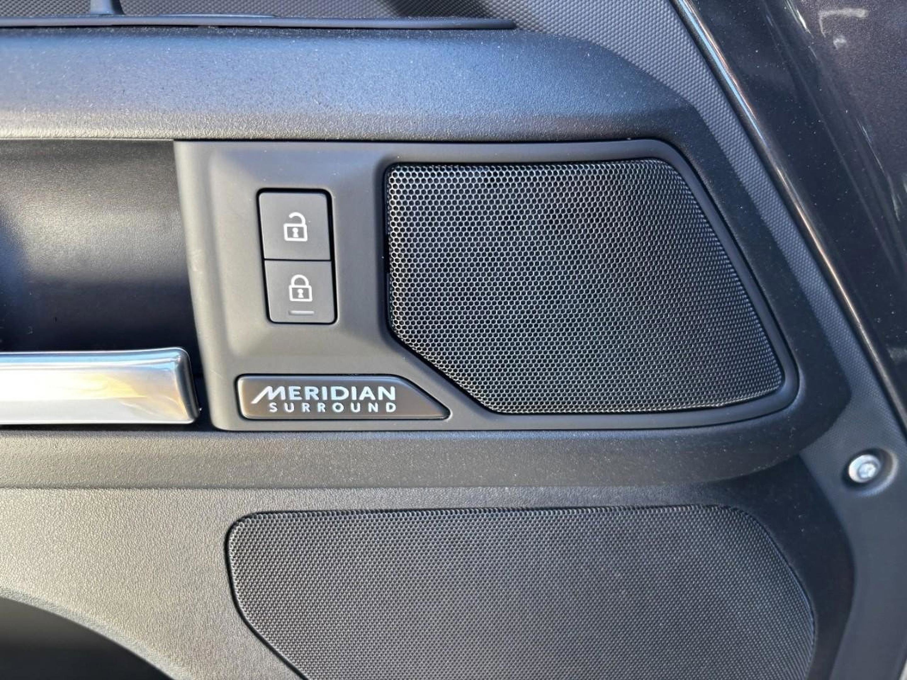 New 2025 Land Rover Defender 110 V8 image 36