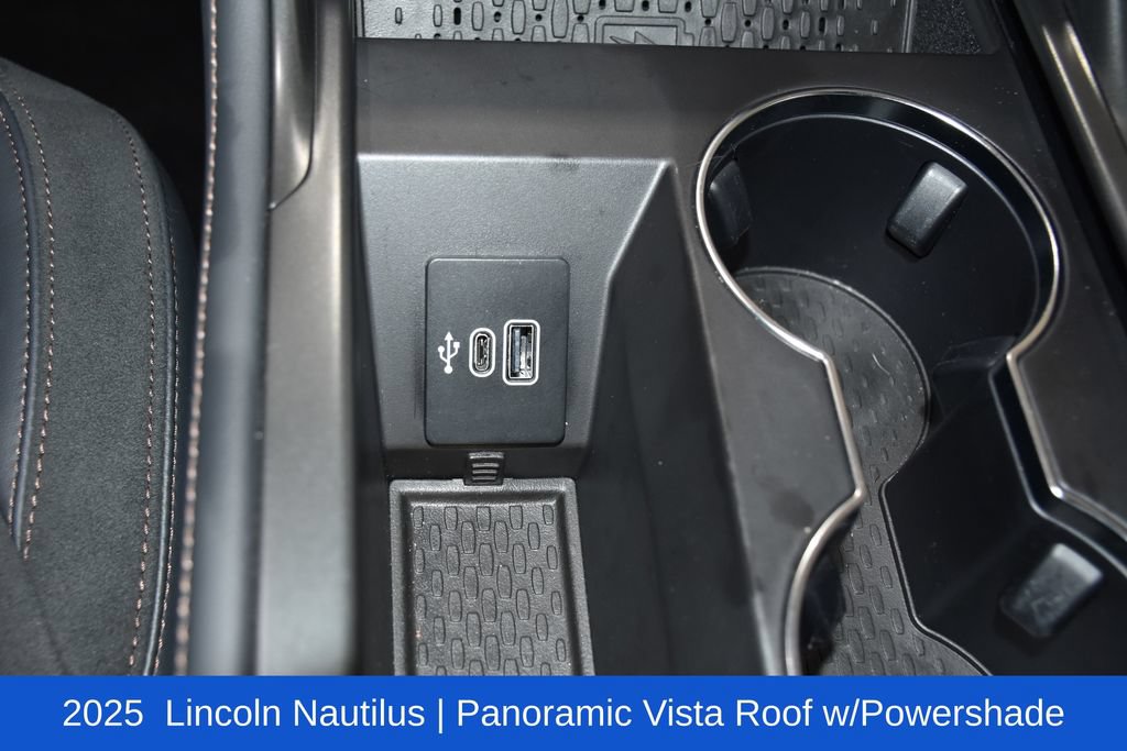 Used 2025 Lincoln Nautilus Reserve w/ Jet Appearance Package AWD/4WD image 22