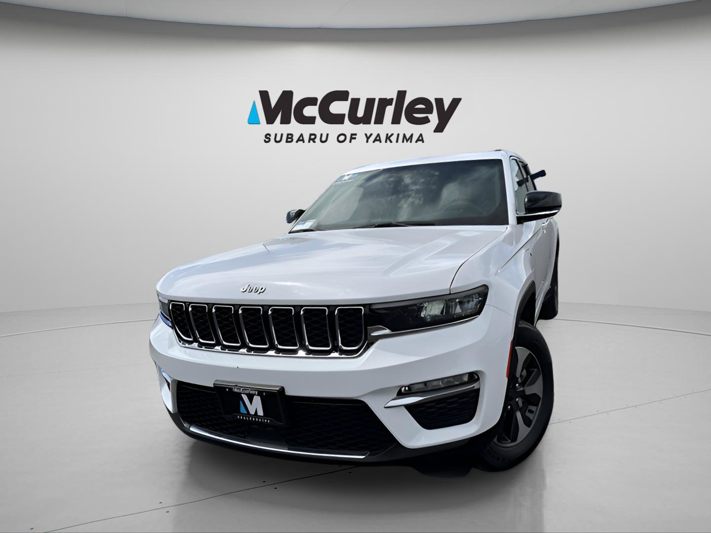 Used 2024 Jeep Grand Cherokee Limited 4xe image 2