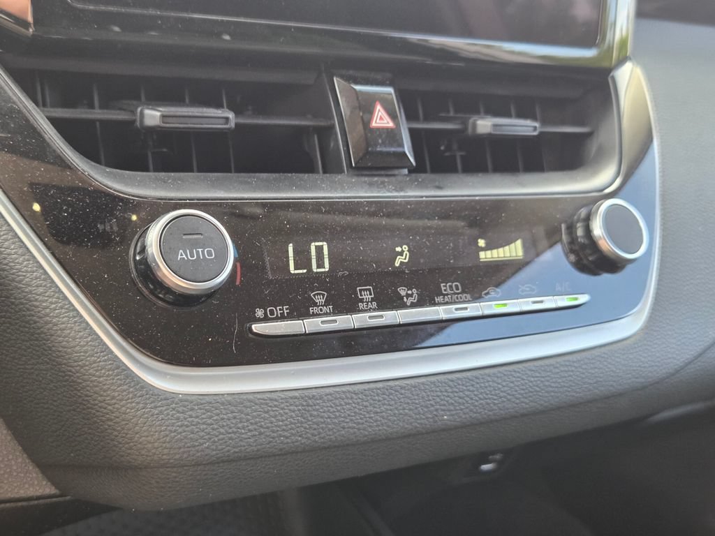 Used 2025 Toyota Corolla LE FWD image 20