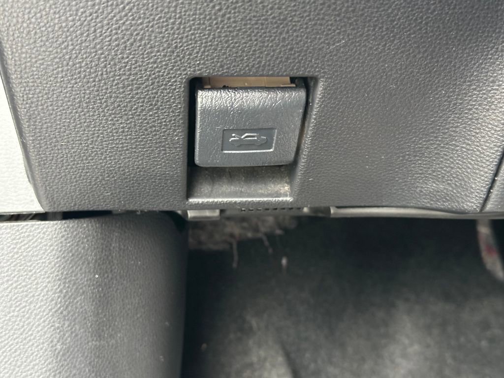 Used 2022 Toyota Corolla LE image 50