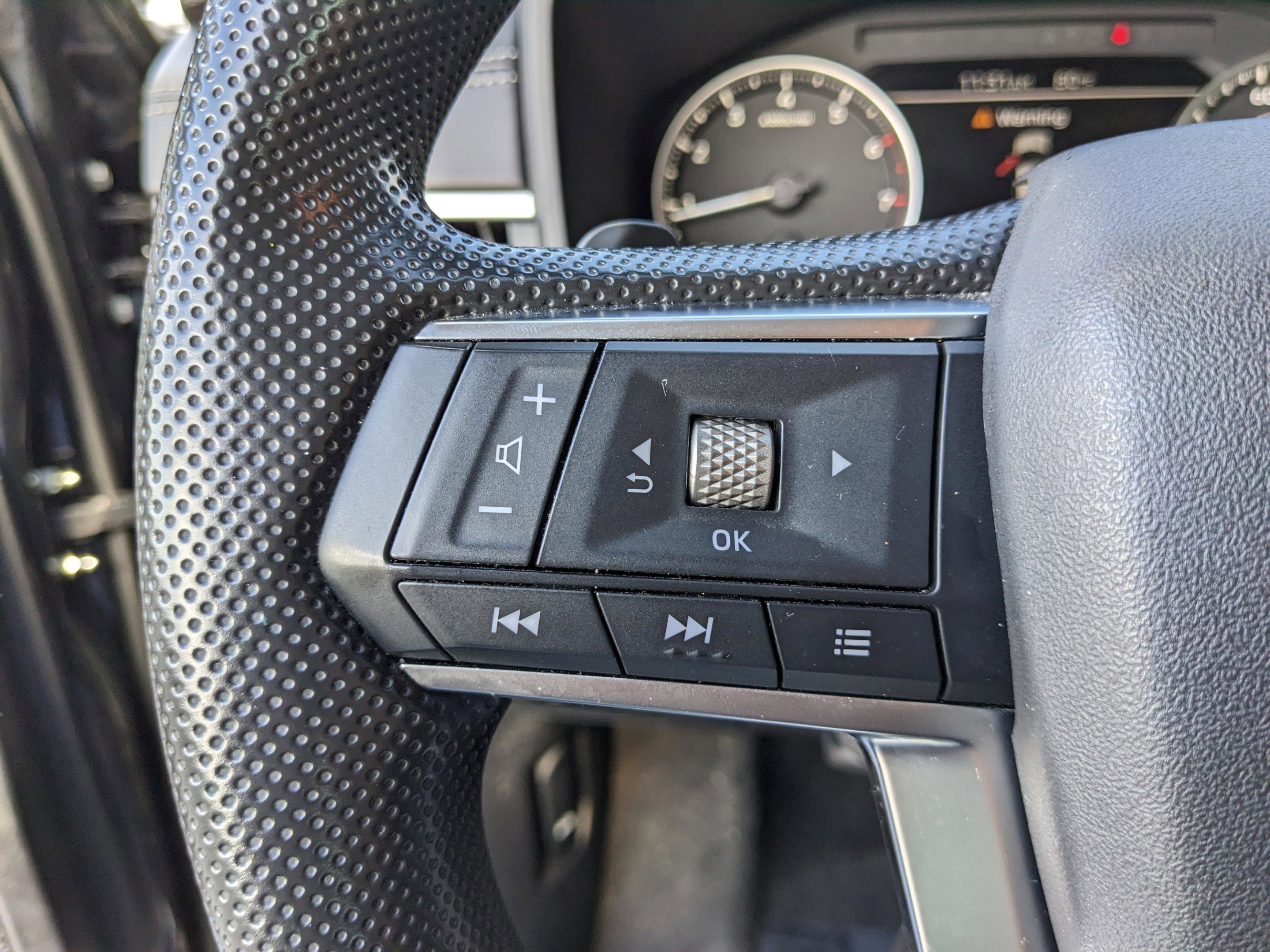 Used 2023 Mitsubishi Outlander ES image 29