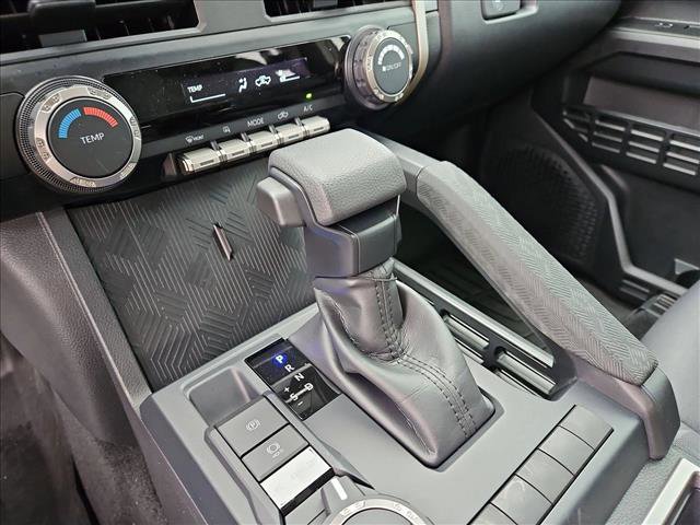 Used 2025 Toyota Tacoma SR5 AWD/4WD image 12