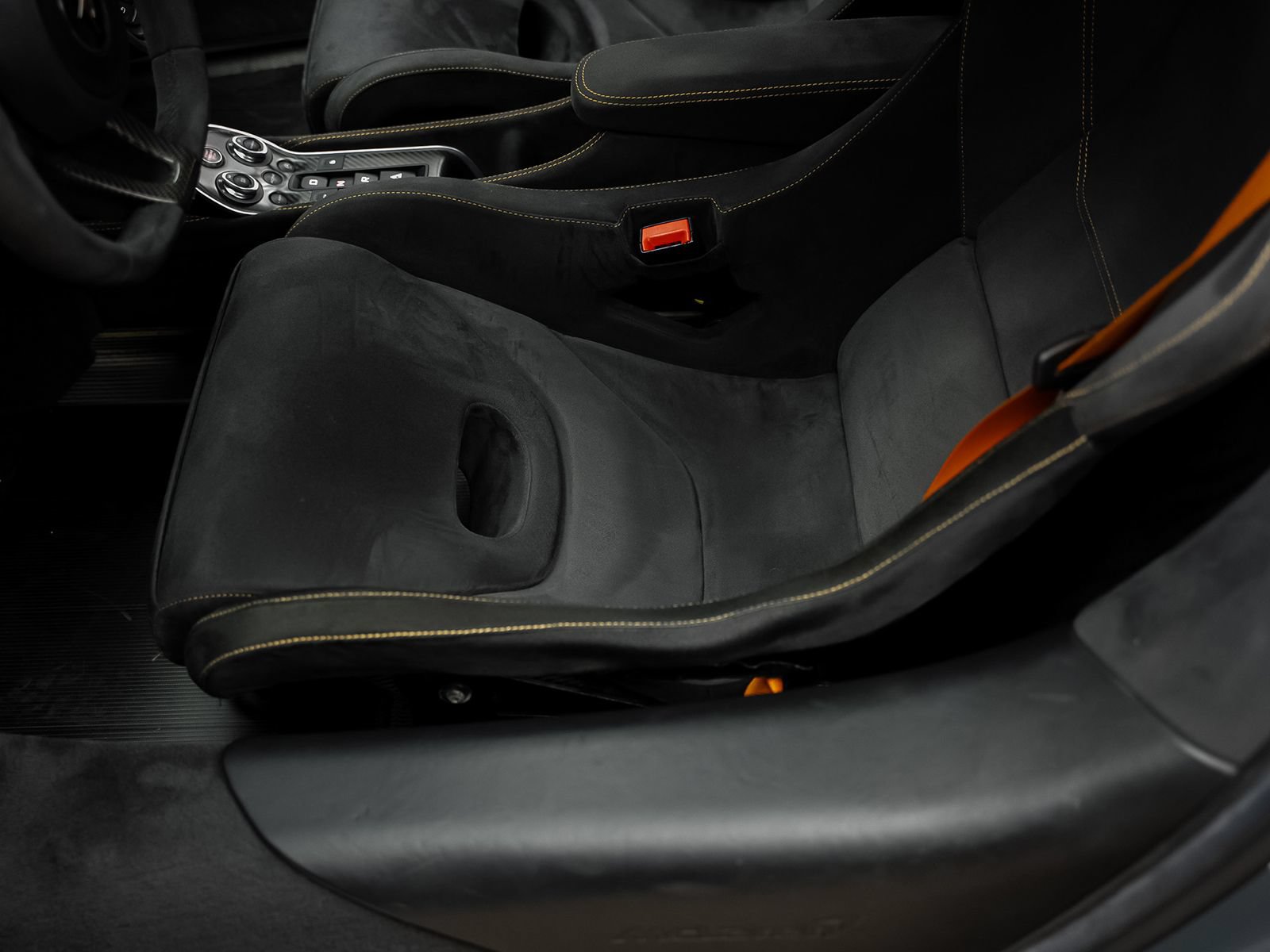 Used 2019 McLaren 600LT RWD image 37