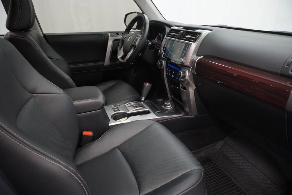 Used 2024 Toyota 4Runner Limited AWD/4WD image 50