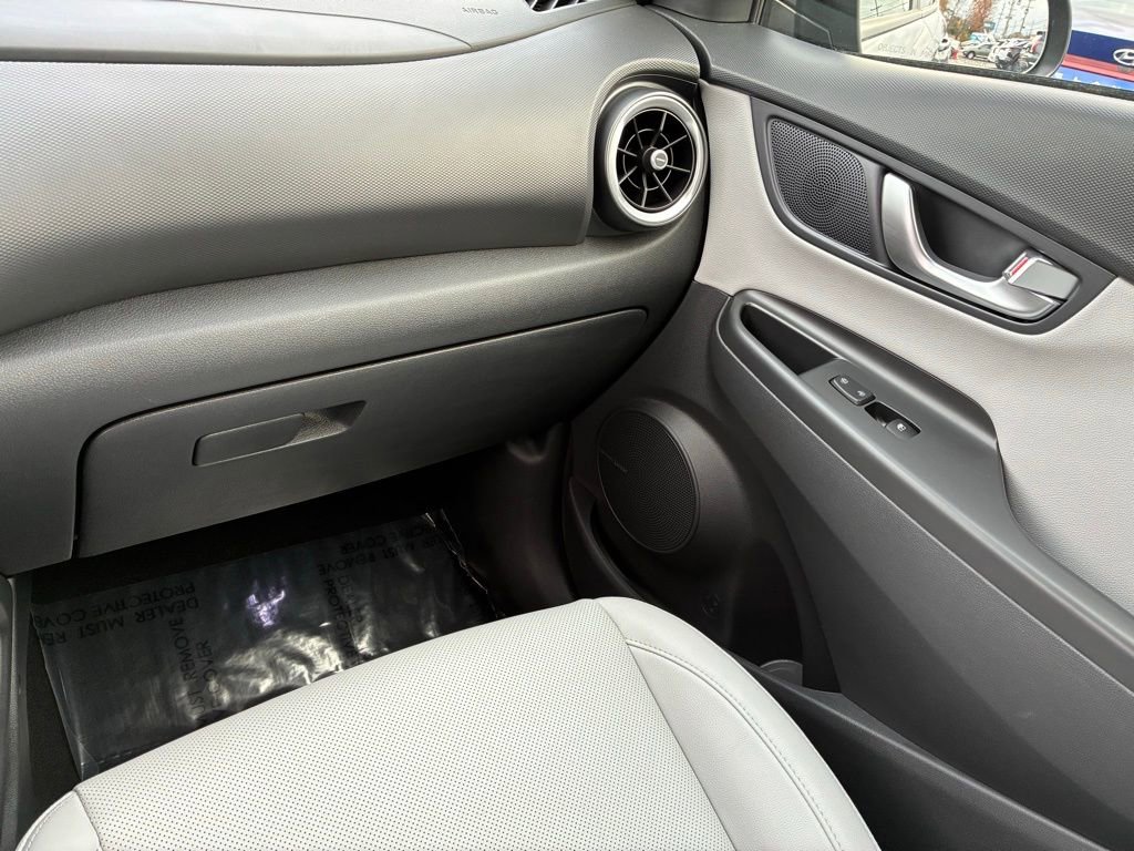 Used 2023 Hyundai Kona Limited image 38
