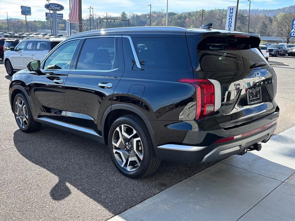 Used 2024 Hyundai Palisade SEL image 2
