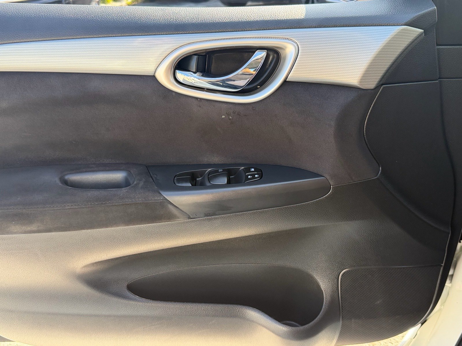 Used 2014 Nissan Sentra SR w/ SR Driver Package FWD image 35