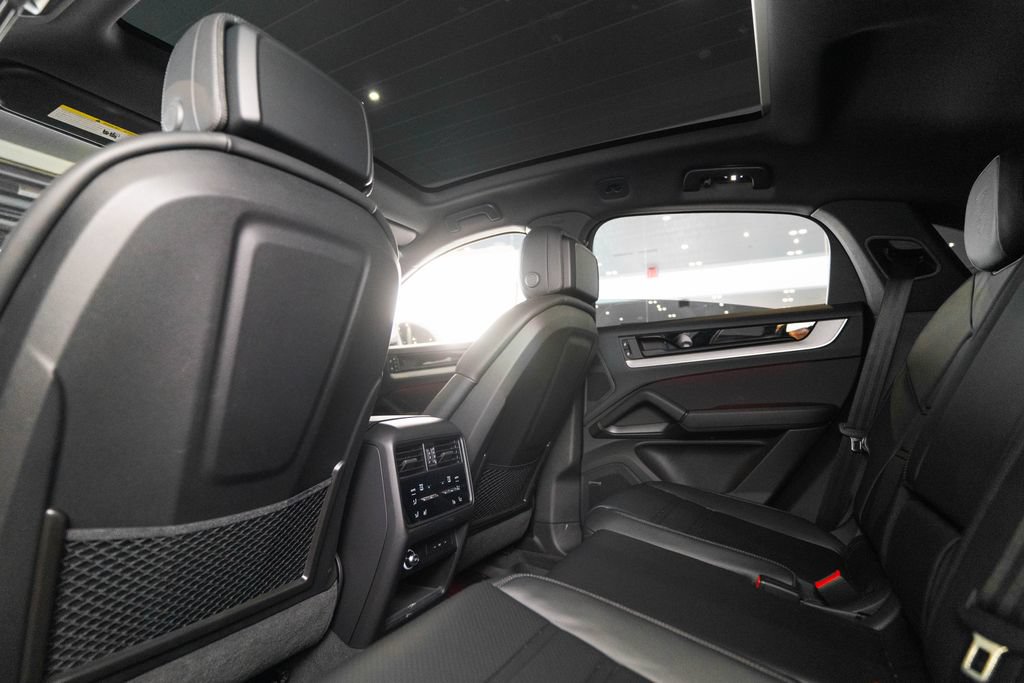 New 2025 Porsche Cayenne Coupe AWD/4WD image 16