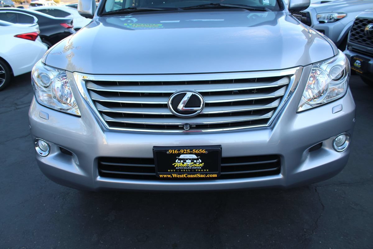 Used 2008 Lexus LX 570 4WD w/ Technology Pkg image 9