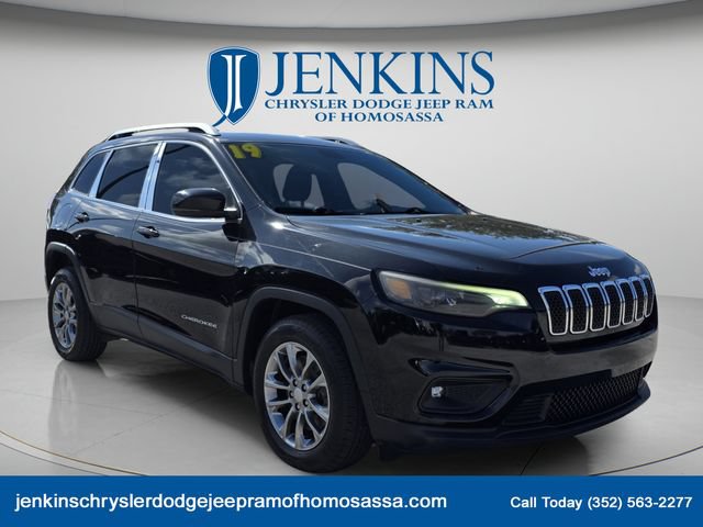 Used 2019 Jeep Cherokee Latitude Plus w/ Comfort/Convenience Group FWD image 12