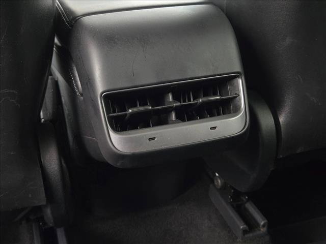 Used 2021 Tesla Model Y Long Range image 15