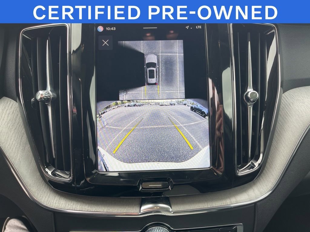 Used 2025 Volvo XC60 B5 Plus AWD/4WD image 18