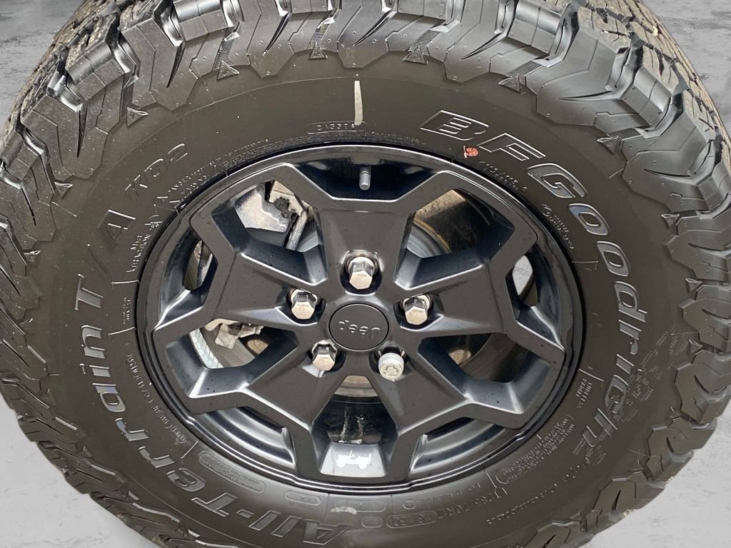 Certified 2023 Jeep Wrangler Unlimited Rubicon 4xe image 34