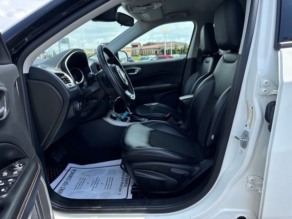Used 2020 Jeep Compass Latitude w/ Cold Weather Group AWD/4WD image 29