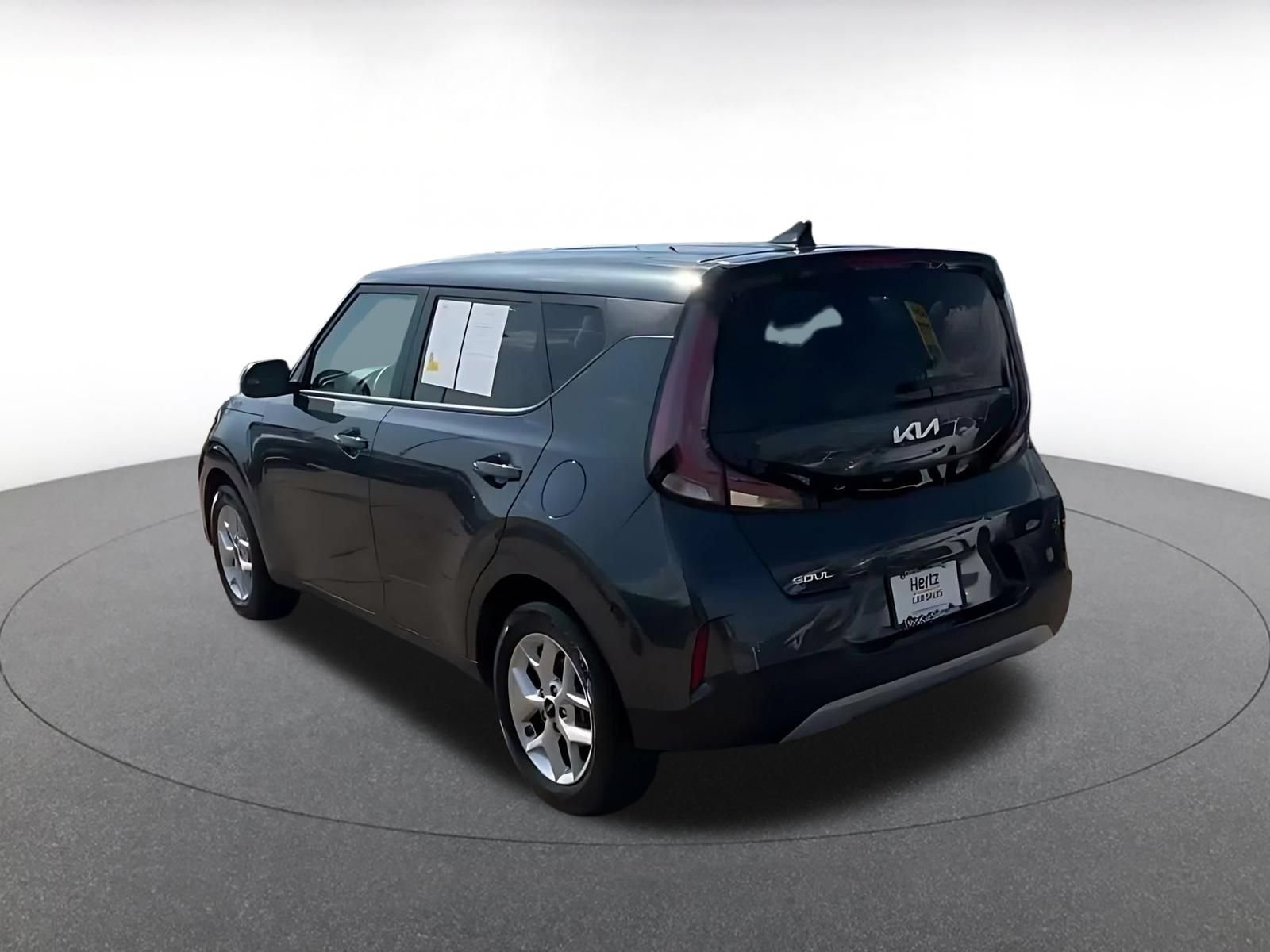Used 2025 Kia Soul LX w/ LX Technology Package FWD image 9